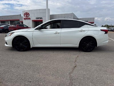 2022 Nissan Altima 2.5 SR Sedan