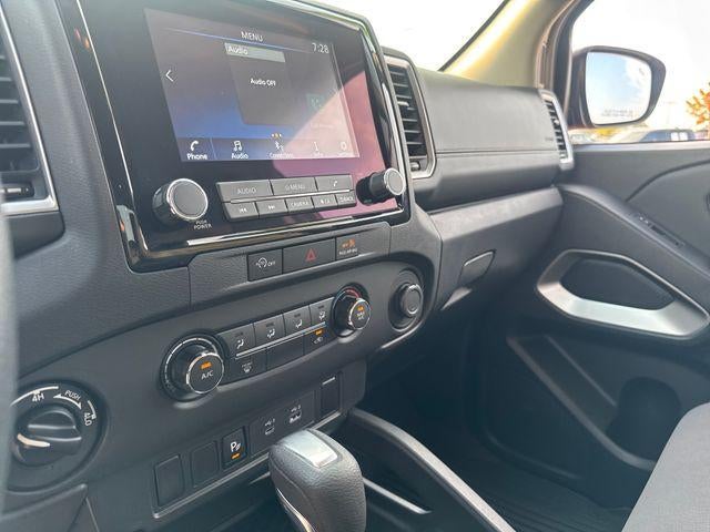 2024 Nissan Frontier Crew Cab 4x4 SV