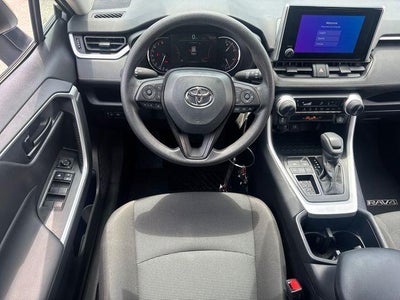 2025 Toyota RAV4 LE FWD (GS)