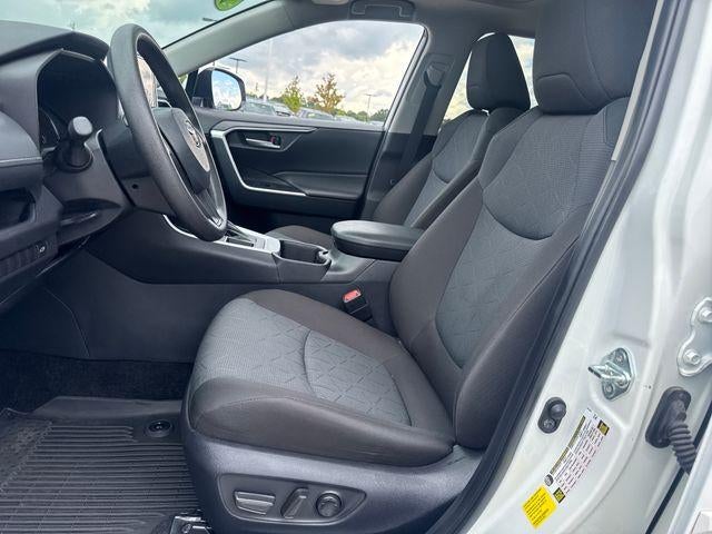 2025 Toyota RAV4 XLE FWD (GS)