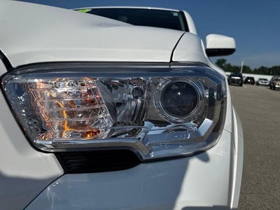 2022 Toyota Tacoma 2WD 2WD SR5 Double Cab 5' Bed V6 AT (GS)