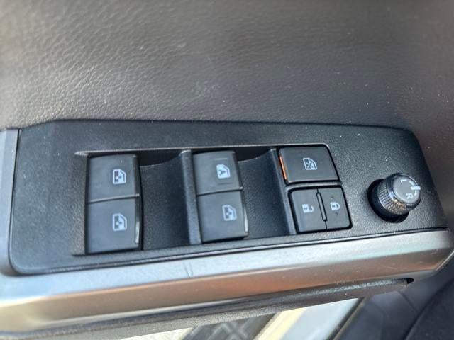 2022 Toyota Tacoma 2WD 2WD SR5 Double Cab 5' Bed V6 AT (GS)