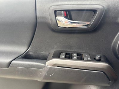 2023 Toyota Tacoma 4WD 4WD SR Double Cab 5' Bed V6 AT (GS)