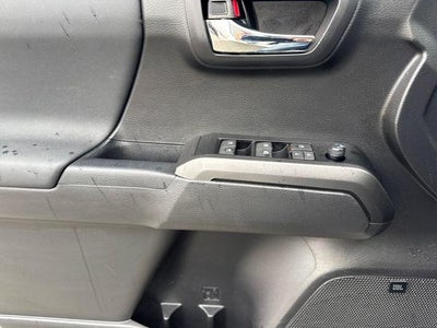 2023 Toyota Tacoma 4WD 4WD SR5 Double Cab 6' Bed V6 AT (Natl)
