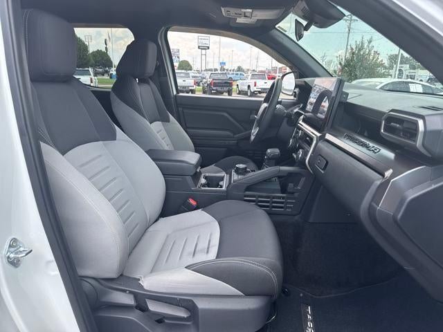 2025 Toyota Tacoma 4WD 4WD SR Double Cab 5' Bed MT (Natl)