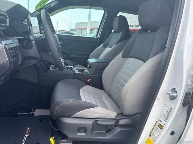 2025 Toyota Tacoma 4WD 4WD SR Double Cab 5' Bed MT (Natl)