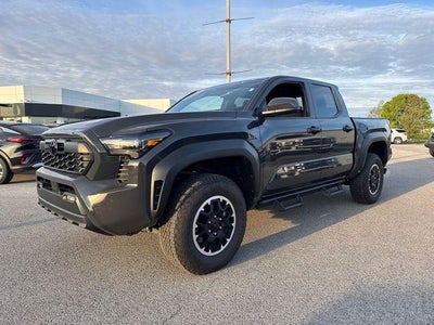 2025 Toyota Tacoma 4WD 4WD TRD Off Road Double Cab 5' Bed AT (Natl)