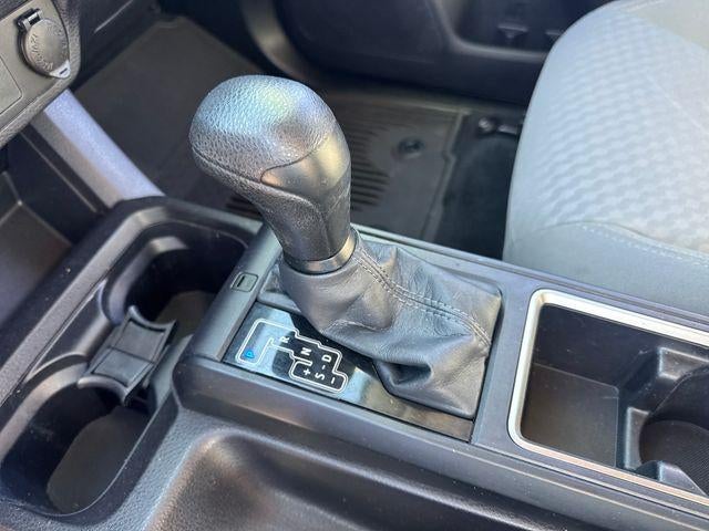 2023 Toyota Tacoma 4WD 4WD SR Double Cab 5' Bed V6 AT (GS)