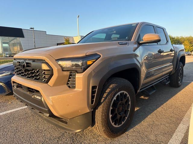 2026 Toyota Tacoma 4WD 4WD TRD Off Road Hybrid Double Cab 5' Bed AT (Natl)
