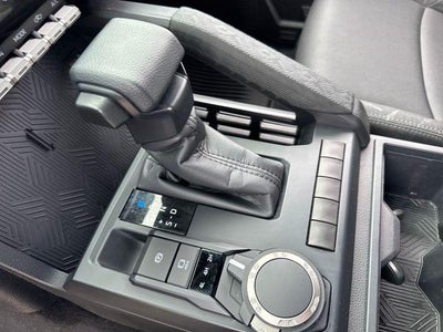 2026 Toyota Tacoma 4WD 4WD SR Double Cab 5' Bed AT (GS)