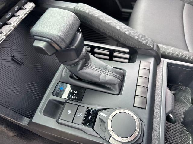 2026 Toyota Tacoma 4WD 4WD SR Double Cab 5' Bed AT (GS)