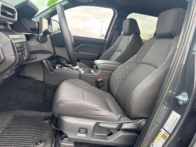 2026 Toyota Tacoma 4WD 4WD SR Double Cab 5' Bed AT (GS)