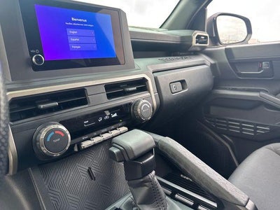 2026 Toyota Tacoma 4WD 4WD SR Double Cab 5' Bed AT (GS)