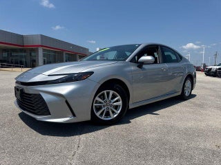 2025 Toyota Camry LE (SE)