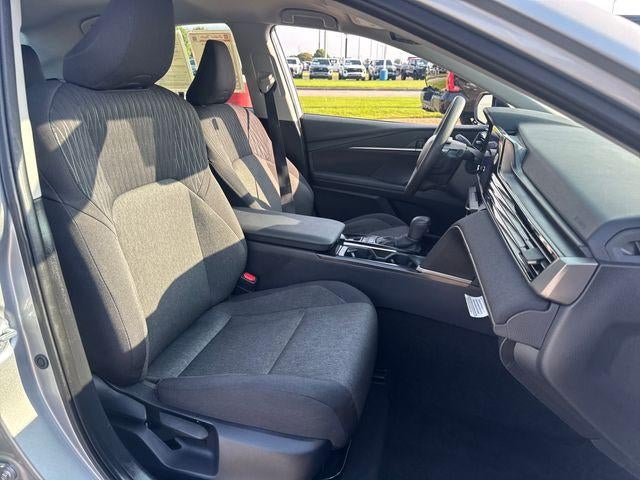 2025 Toyota Camry LE (SE)