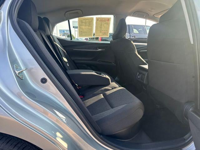 2025 Toyota Camry LE (SE)