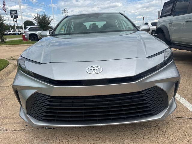 2025 Toyota Camry LE (SE)