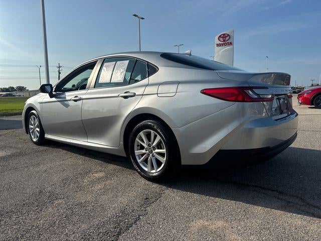 2025 Toyota Camry LE (SE)