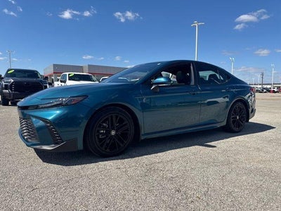 2025 Toyota Camry SE (SE)
