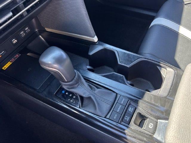 2025 Toyota Camry SE (SE)
