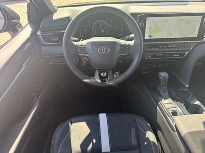 2025 Toyota Camry SE (SE)