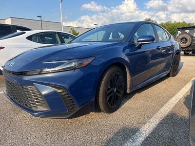 2025 Toyota Camry SE (SE)