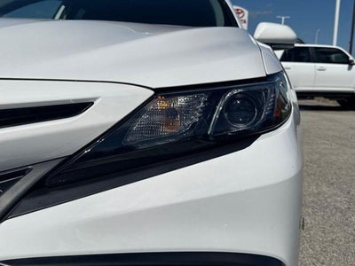 2023 Toyota Camry SE Auto (SE)