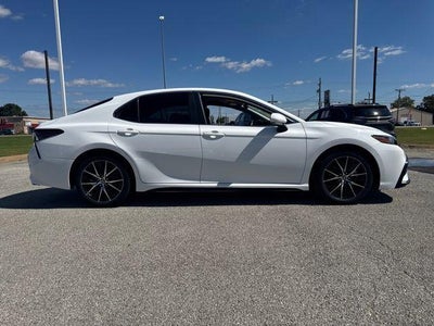 2023 Toyota Camry SE Auto (SE)