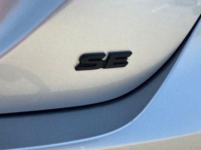 2023 Toyota Camry SE Auto (SE)