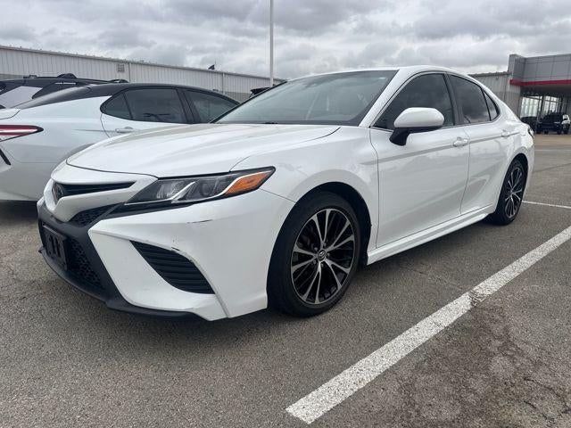 2020 Toyota Camry SE Auto (SE)