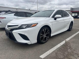 2020 Toyota Camry SE Auto (SE)
