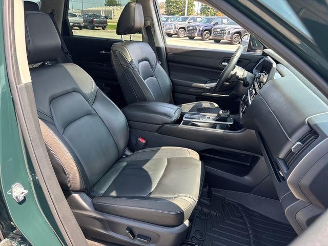 2022 Nissan Pathfinder SL 2WD