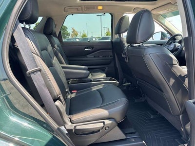 2022 Nissan Pathfinder SL 2WD