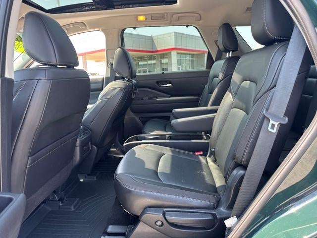 2022 Nissan Pathfinder SL 2WD