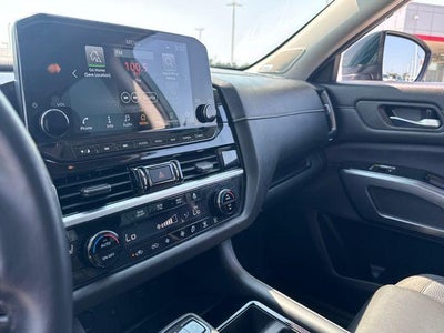 2022 Nissan Pathfinder SL 2WD