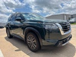 2022 Nissan Pathfinder SL 2WD