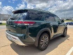 2022 Nissan Pathfinder SL 2WD