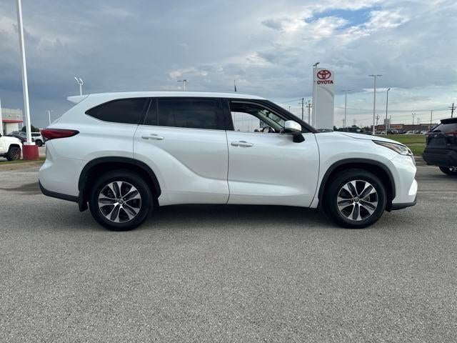 2022 Toyota Highlander XLE AWD (Natl)
