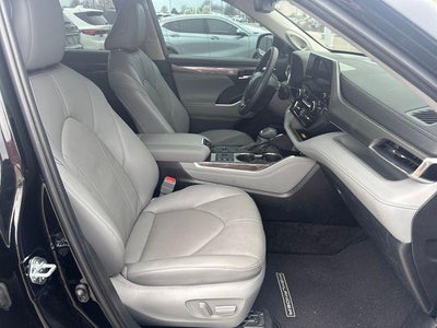 2025 Toyota Highlander Hybrid Limited AWD (Natl)