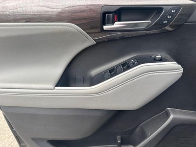 2025 Toyota Highlander Hybrid Limited AWD (Natl)