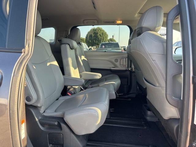2022 Toyota Sienna XLE FWD 8-Passenger (Natl)