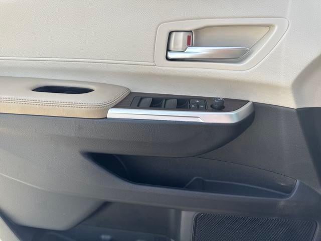 2023 Toyota Sienna XLE FWD 8-Passenger (Natl)