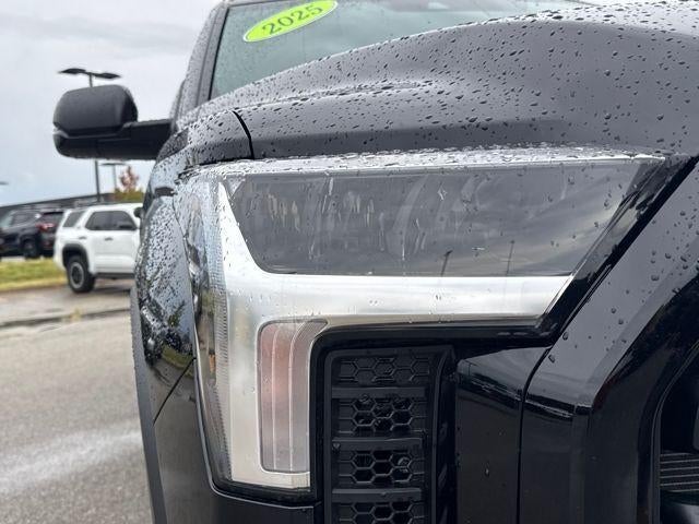 2025 Toyota Tundra 4WD 4WD SR5 CrewMax 5.5' Bed (SE)