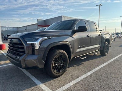 2022 Toyota Tundra 4WD 4WD SR5 CrewMax 5.5' Bed (SE)