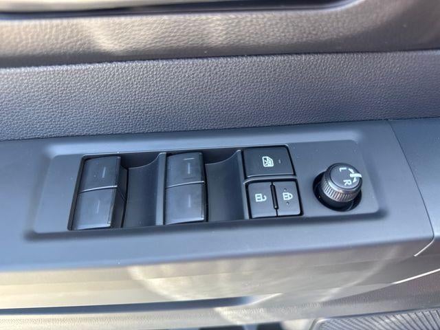 2026 Toyota Tundra 4WD 4WD SR5 CrewMax 5.5' Bed (SE)