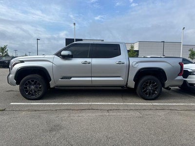 2023 Toyota Tundra 4WD 4WD Platinum CrewMax 5.5' Bed (Natl)