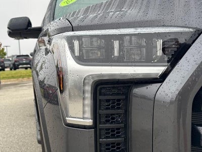 2025 Toyota Tundra 4WD 4WD Limited Hybrid CrewMax 5.5' Bed (Natl)