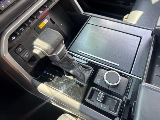 2024 Toyota Sequoia Platinum 4WD (Natl)