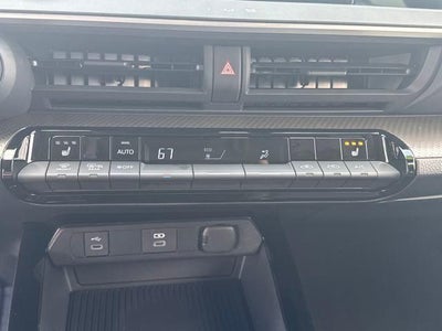 2024 Toyota Prius XLE (Natl)