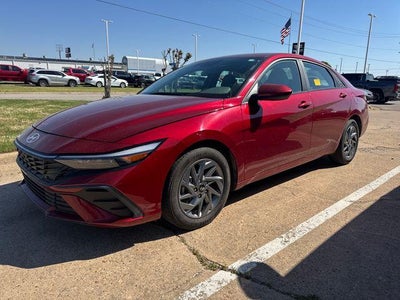 2024 Hyundai ELANTRA SEL IVT